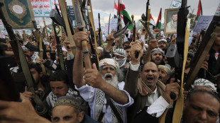 Media Houthi, 2 morti e 42 feriti nell'attacco israeliano