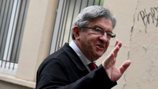 Union &agrave; gauche, le tour de force de M&eacute;lenchon qui pose un d&eacute;fi existentiel au PS