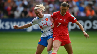 W&ouml;lfinnen holen Schweizerin Xhemaili aus Freiburg