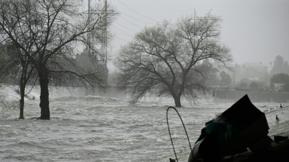 Foot: la menace d'un ouragan entra&icirc;ne le report du derby de Los Angeles