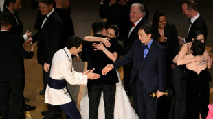 "Todo en todas partes al mismo tiempo" domina los &Oacute;scar con siete estatuillas