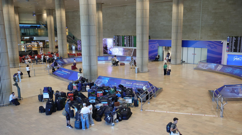 Missile dallo Yemen colpisce area aeroporto di Tel Aviv