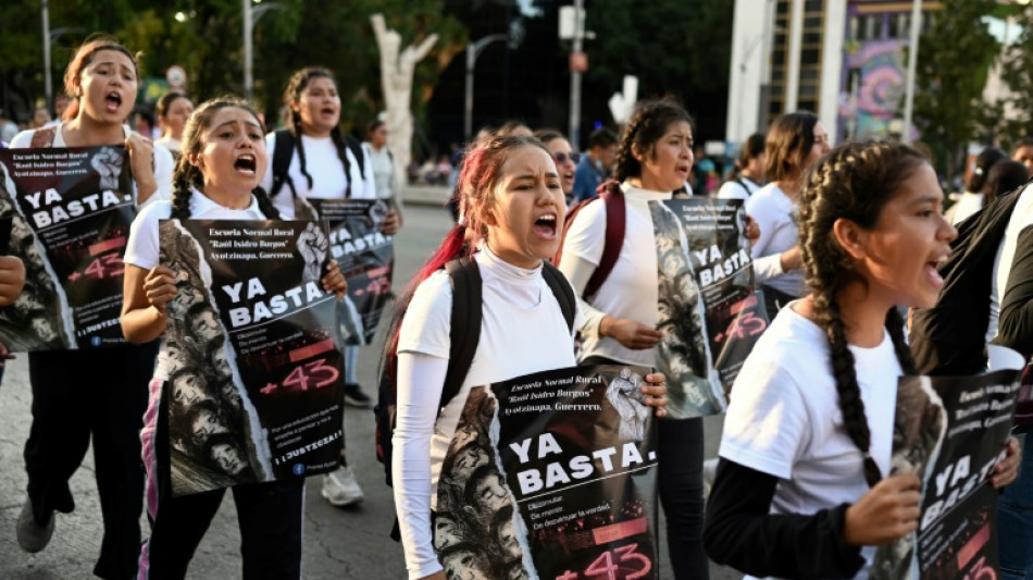 Mexique: des manifestants r&eacute;clament justice neuf ans apr&egrave;s la disparition de 43 &eacute;tudiants