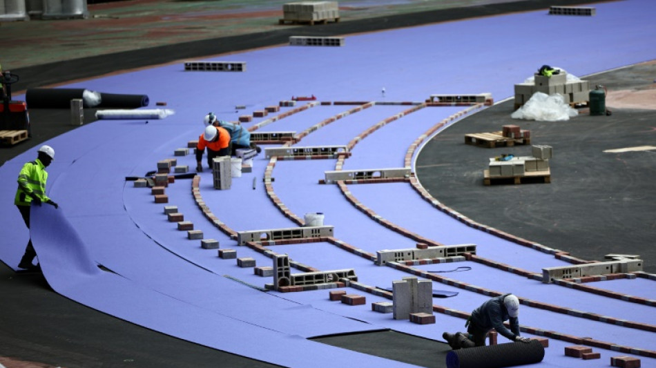 JO-2024: la piste d'athl&eacute;tisme s'habille de violet 