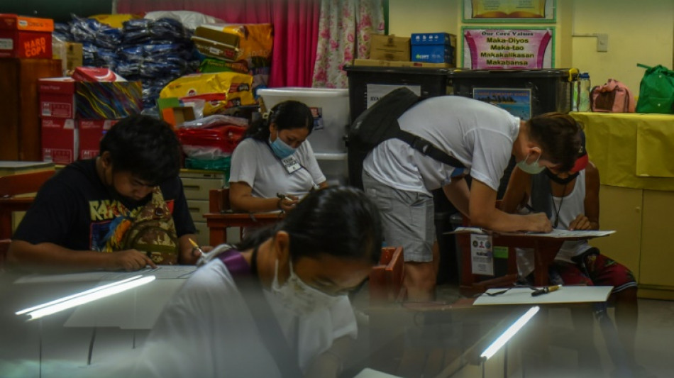 Les Philippins ont vot&eacute; pour la pr&eacute;sidentielle, large victoire attendue de Marcos Jr