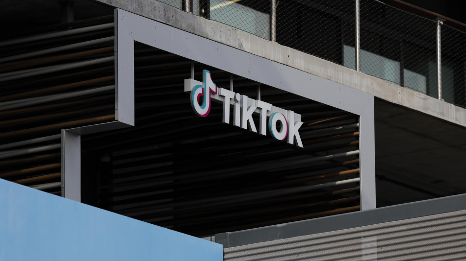 Trump estende di 75 giorni scadenza per accordo su TikTok