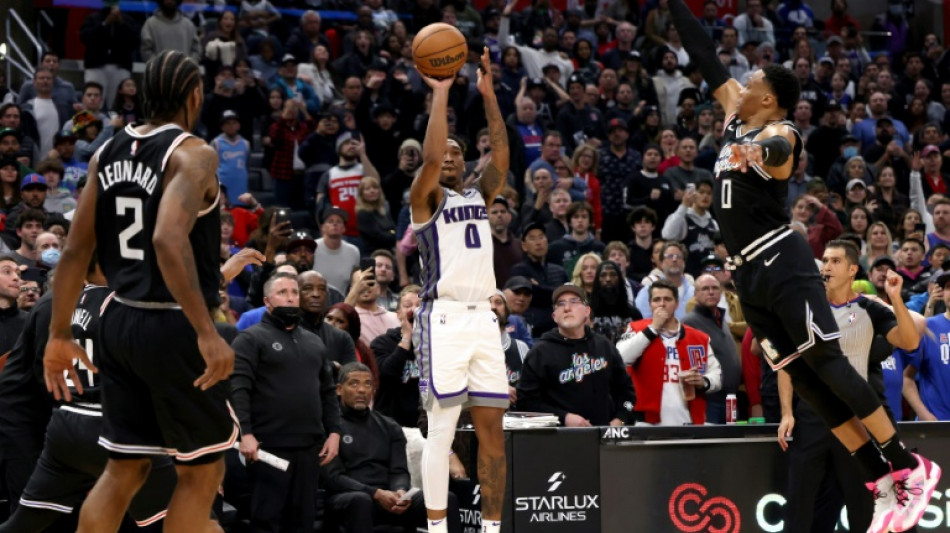 Kings edge Clippers in double OT thriller, Bucks win but Giannis hurt