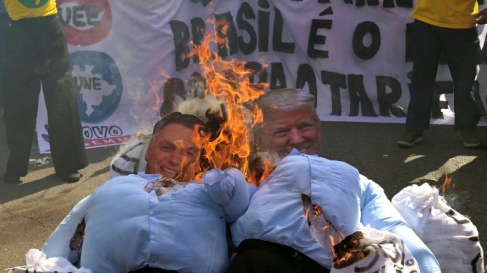 Nach Verh&auml;ngung hoher Z&ouml;lle: Demonstranten in Brasilien z&uuml;nden Trump-Puppen an