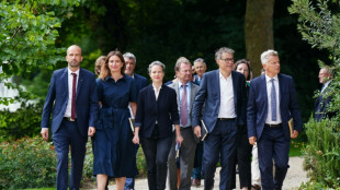 Macron: &agrave; l'Elys&eacute;e, le NFP poursuit son offensive pour Matignon