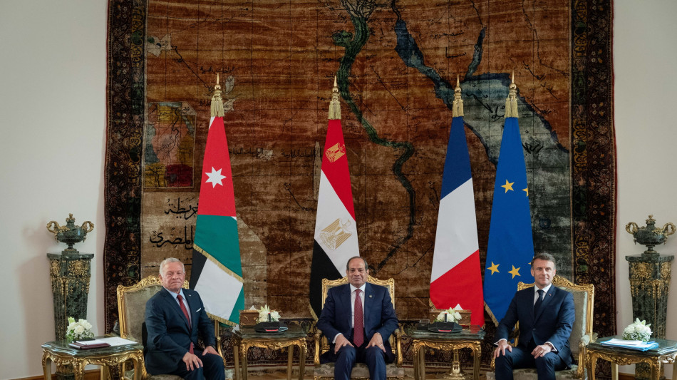 Macron al Cairo, telefonata a quattro su Gaza con Trump