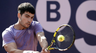 Alcaraz vence Fils e vai enfrentar Rune na final do ATP 500 de Barcelona