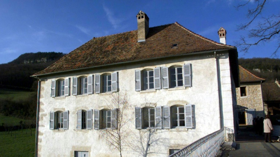 Macron homenageia crian&ccedil;as judias deportadas pelos nazistas