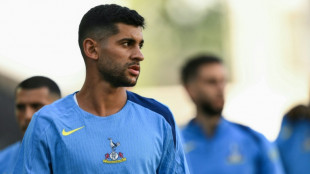 Cristian Romero substitui Son como capitão do Tottenham