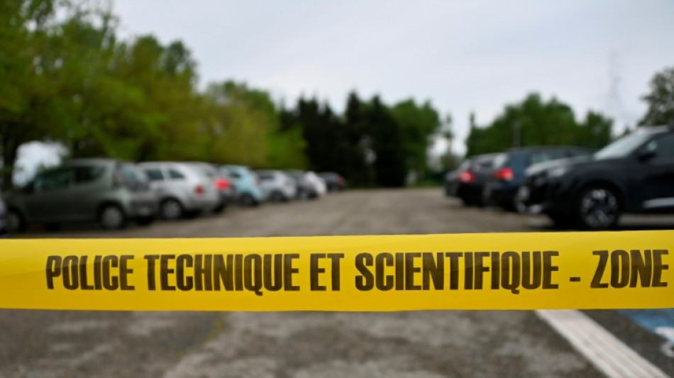 Promotoria francesa indicia 21 pessoas em onda de ataques a prisões