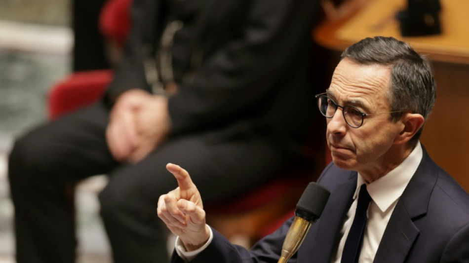 C'est la fin de la r&eacute;gularisation "&agrave; tour de bras", d&eacute;clare Retailleau