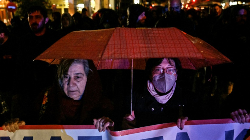 Accident de trains en Gr&egrave;ce: la douleur et la col&egrave;re de proches laiss&eacute;s sans informations
