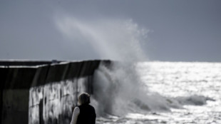 Temp&ecirc;te Louis: un automobiliste mort noy&eacute;, 90.000 foyers sans &eacute;lectricit&eacute;