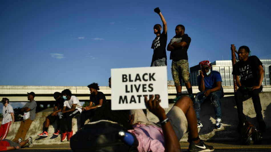 Wegen Todes von Schwarzem angeklagte Einsatzkr&auml;fte pl&auml;dieren auf nicht-Schuldig