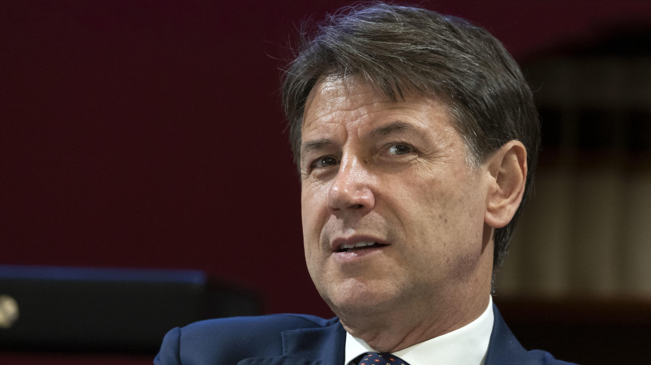 Conte a Renzi, 'la politica per noi &egrave; una cosa seria'