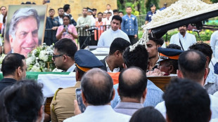 A Bombay, les Indiens rendent hommage &agrave; l'industriel Ratan Tata