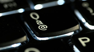 Umfrage: Immer mehr Menschen schlie&szlig;en Versicherungen online ab