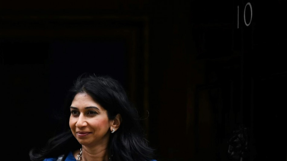 El gobierno brit&aacute;nico anuncia una reforma de las visas de estudiantes para reducir la migraci&oacute;n