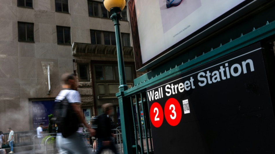 Wall Street cl&ocirc;ture en baisse, froiss&eacute;e par l'inflation tenace