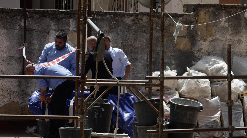 Lavoravano 'in nero' due dei tre operai morti a Napoli