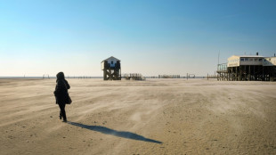 Strand an der Nordsee: Betrunkene Autofahrerin f&auml;hrt sich im Sand fest