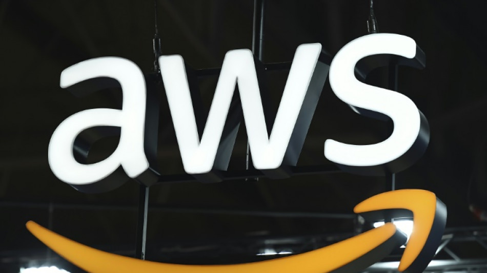 Amazon presenta su primer chip de computaci&oacute;n cu&aacute;ntica para competir con sus rivales