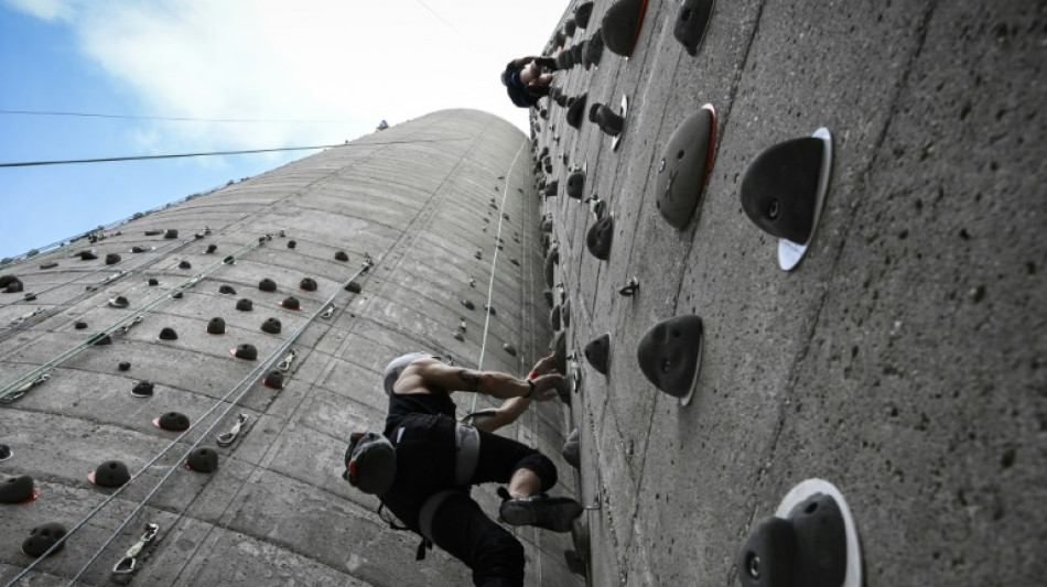 &Agrave; Bordeaux, des silos de 35 m&egrave;tres &agrave; gravir, symbole d'une escalade plus urbaine