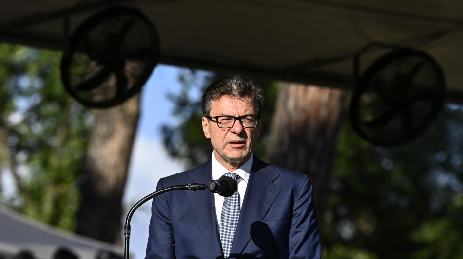 Giorgetti, priorit&agrave; risorse sostegno redditi bassi