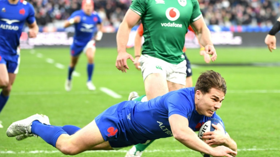 Tournoi des six nations: les Bleus m&egrave;nent 19-7 devant l'Irlande &agrave; la pause
