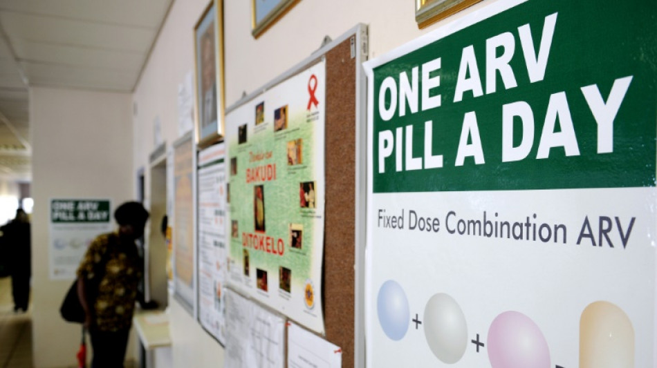 Os medicamentos contra o HIV: do AZT &agrave;s terapias triplas