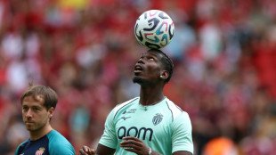 Pogba sofre nova les&atilde;o que levanta d&uacute;vidas sobre seu futuro