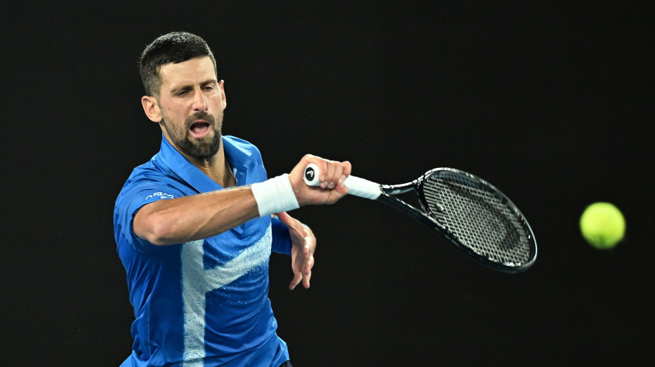 Australian Open: Djokovic ai quarti, sfider&agrave; Alcaraz