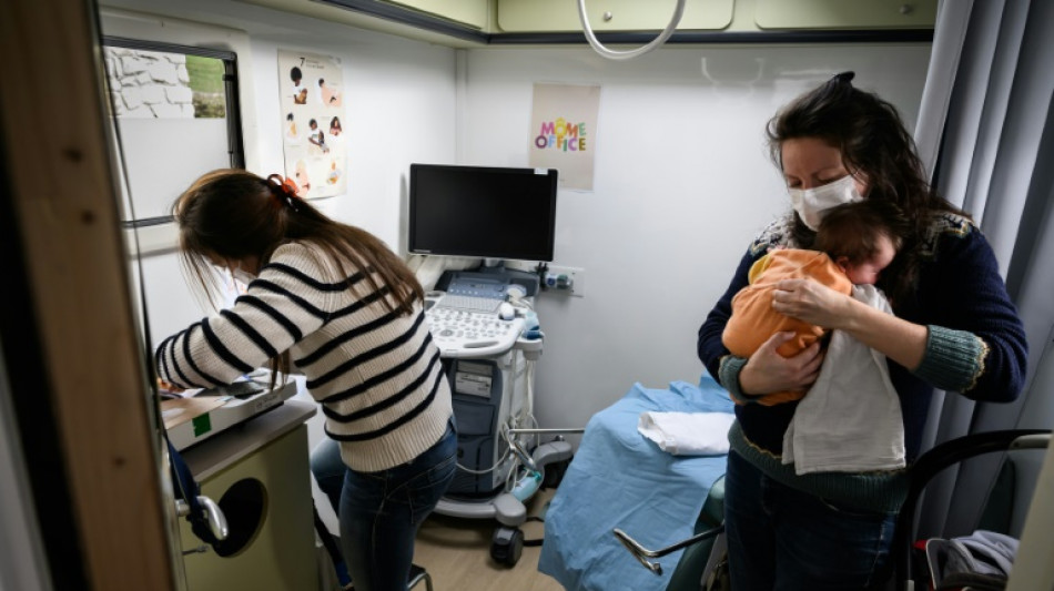 Los nacimientos retrocedieron en Francia en 2024 a su nivel m&aacute;s bajo desde la posguerra