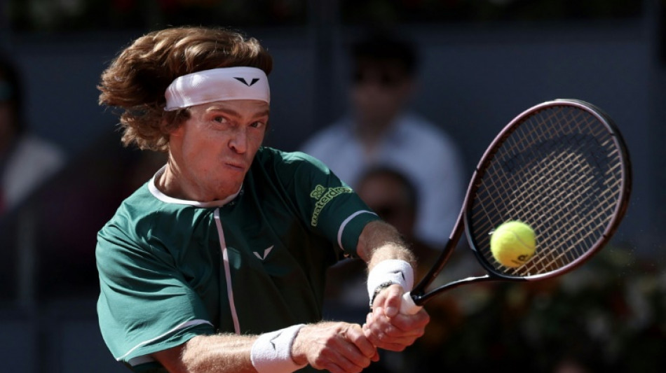 Tennis: Rublev et Auger-Aliassime, finalistes rescap&eacute;s de l'h&eacute;catombe madril&egrave;ne