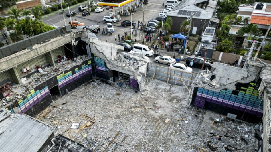 Discoth&egrave;que effondr&eacute;e &agrave; Saint-Domingue: nouveau bilan de 225 morts, les corps rendus aux familles