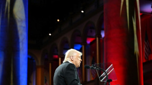 La guerre des droits de douane s'enflamme et fait plonger les march&eacute;s mondiaux