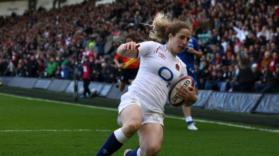 England women run in 12 tries against Italy