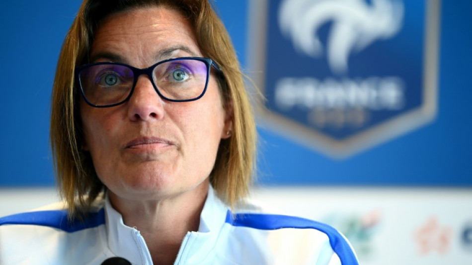 Euro f&eacute;minin: "les dotations de l'UEFA ne me regardent pas", tranche Diacre