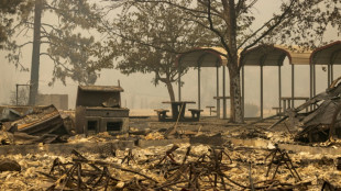 Malgr&eacute; une accalmie, le plus grand incendie de l'ann&eacute;e en Californie toujours mena&ccedil;ant
