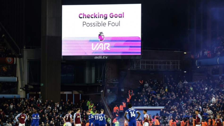 Clubes ingleses votar&atilde;o para decidir fim do VAR na Premier League
