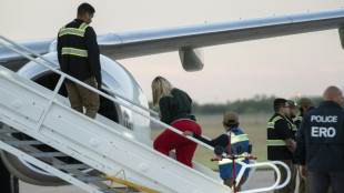 Chega &agrave; Venezuela primeiro voo dos EUA com migrantes ap&oacute;s acordo entre Biden e Maduro