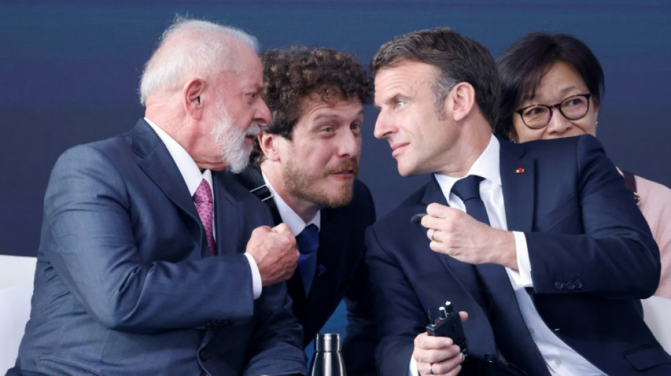 Em meio a submarinos, Lula e Macron celebram la&ccedil;os franco-brasileiros