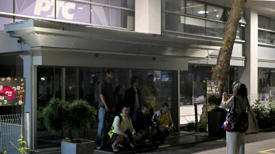 Serbie: étudiants et syndicats unis dans une rare action commune