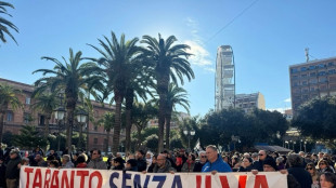 Cittadini in corteo a Taranto, 'vogliamo la città senza l'Ilva'
