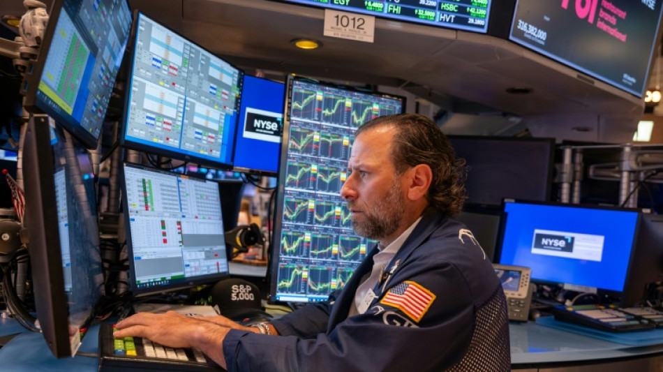 Wall Street autour de l'&eacute;quilibre, manque de conviction