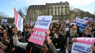Les opposants au projet de loi fin de vie manifestent &agrave; Paris
